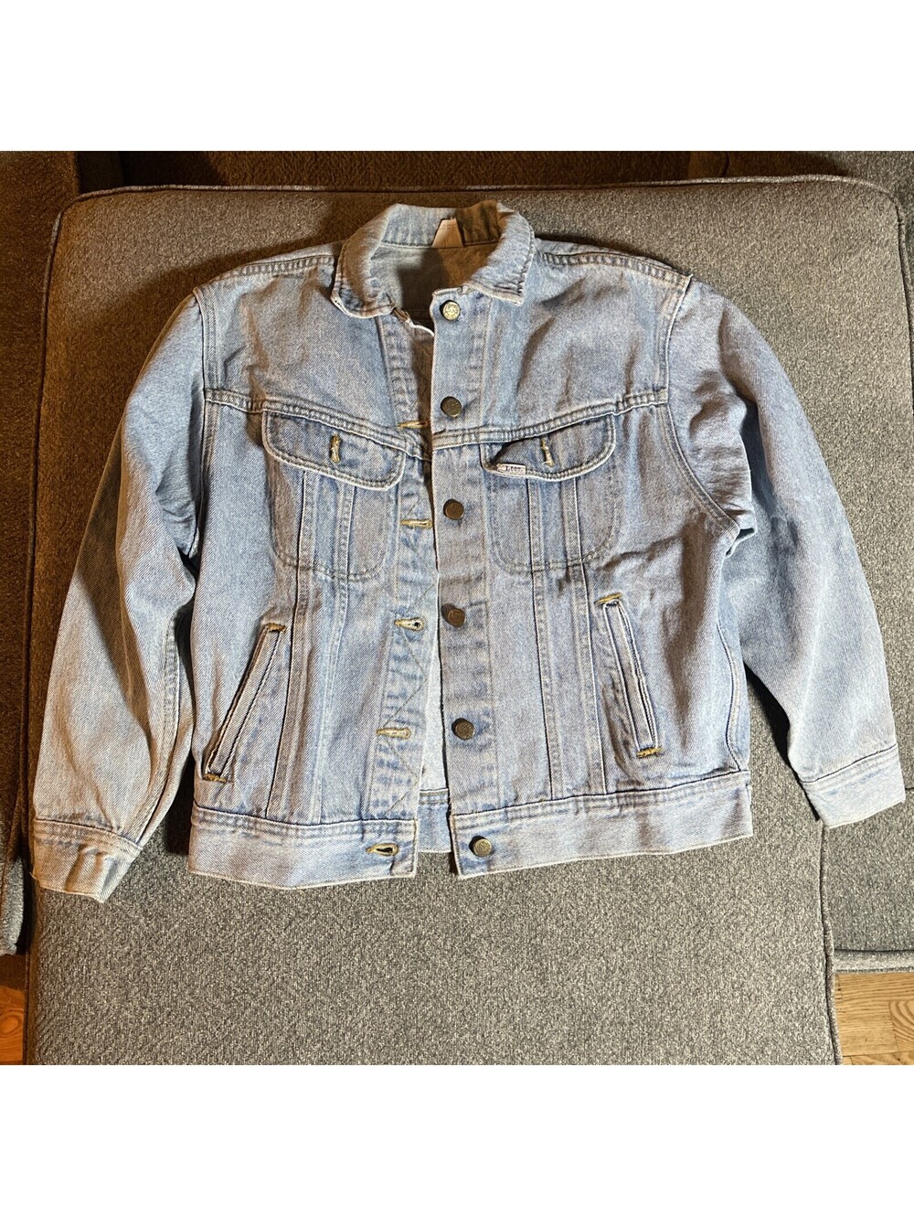 Lee Light Wash Denim Jacket 100% Cotton Trucker Style Size Small